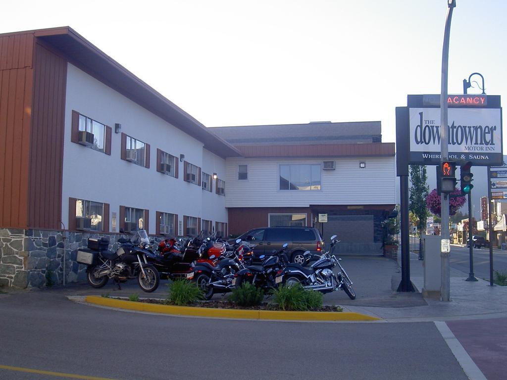 Downtowner Motor Inn Creston Exteriör bild